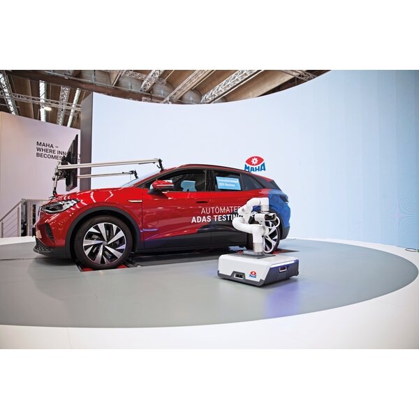 MAST MAHA Adaptiver System Tester und MAIA MAHA Autonomer Inspektions Assistent | © MAHA Maschinenbau Haldenwang GmbH & Co. KG