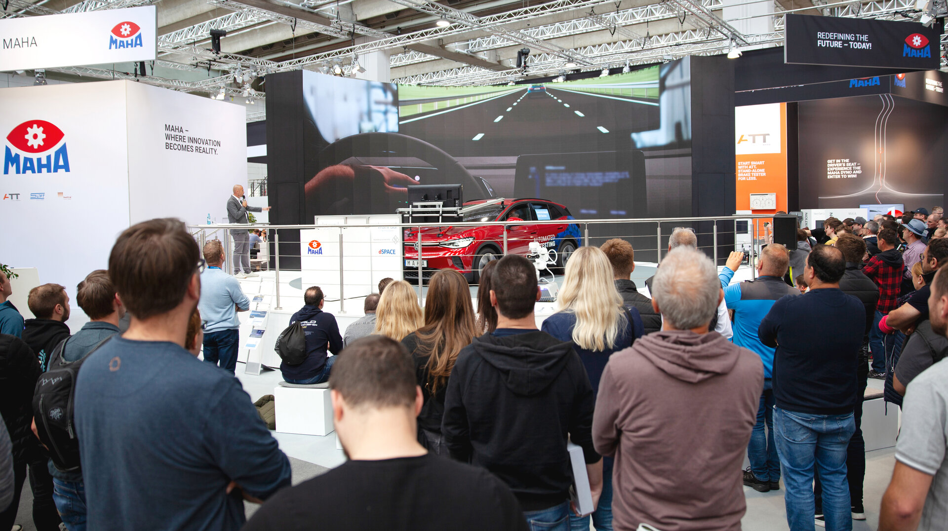 MAHA 360Grad-Eventbühne | © MAHA Maschinenbau Haldenwang GmbH & Co. KG